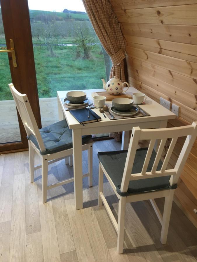 Orchard Luxe Glamping Pod Hotel Dungannon Exterior photo