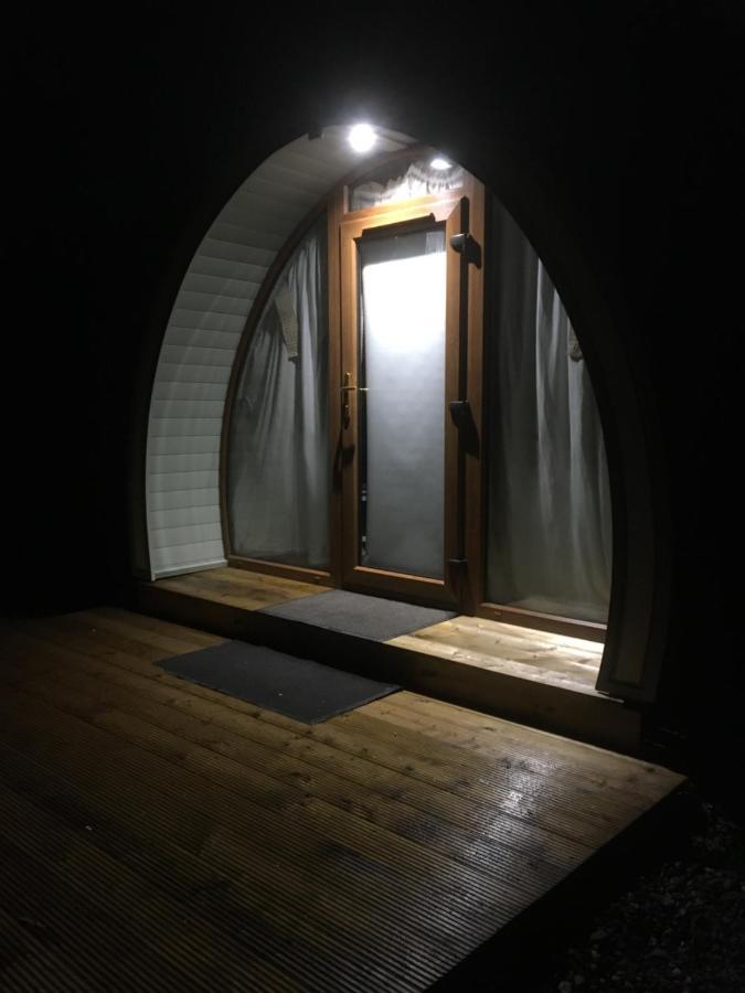 Orchard Luxe Glamping Pod Hotel Dungannon Exterior photo